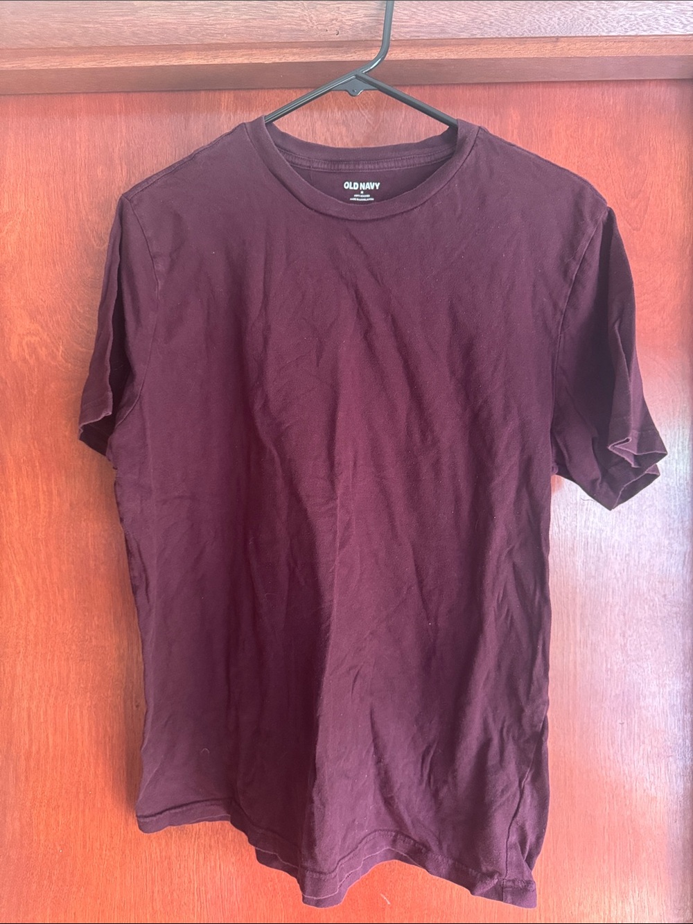 Old Navy Men's Short Sleeve Crew Tee in Burgundy